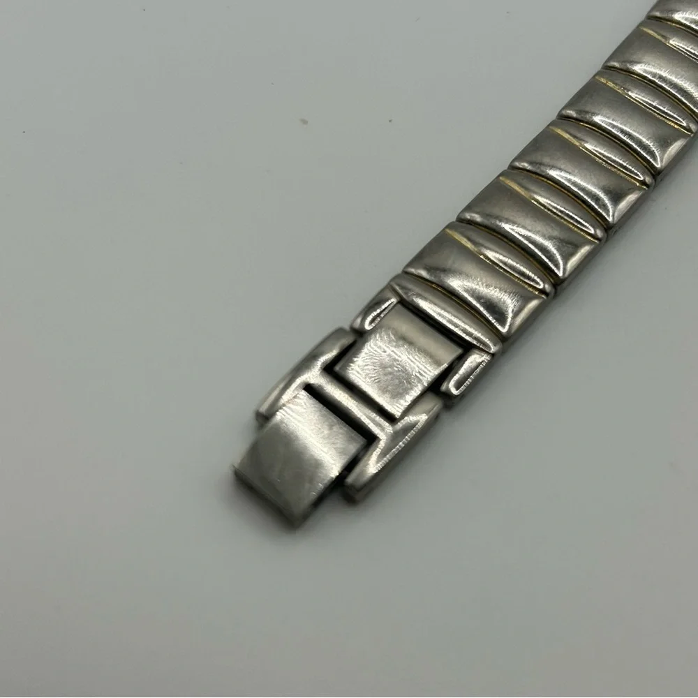 VTG GoBlu Illuminating Wristwatch Round White Face Silver & Gold Tone Band